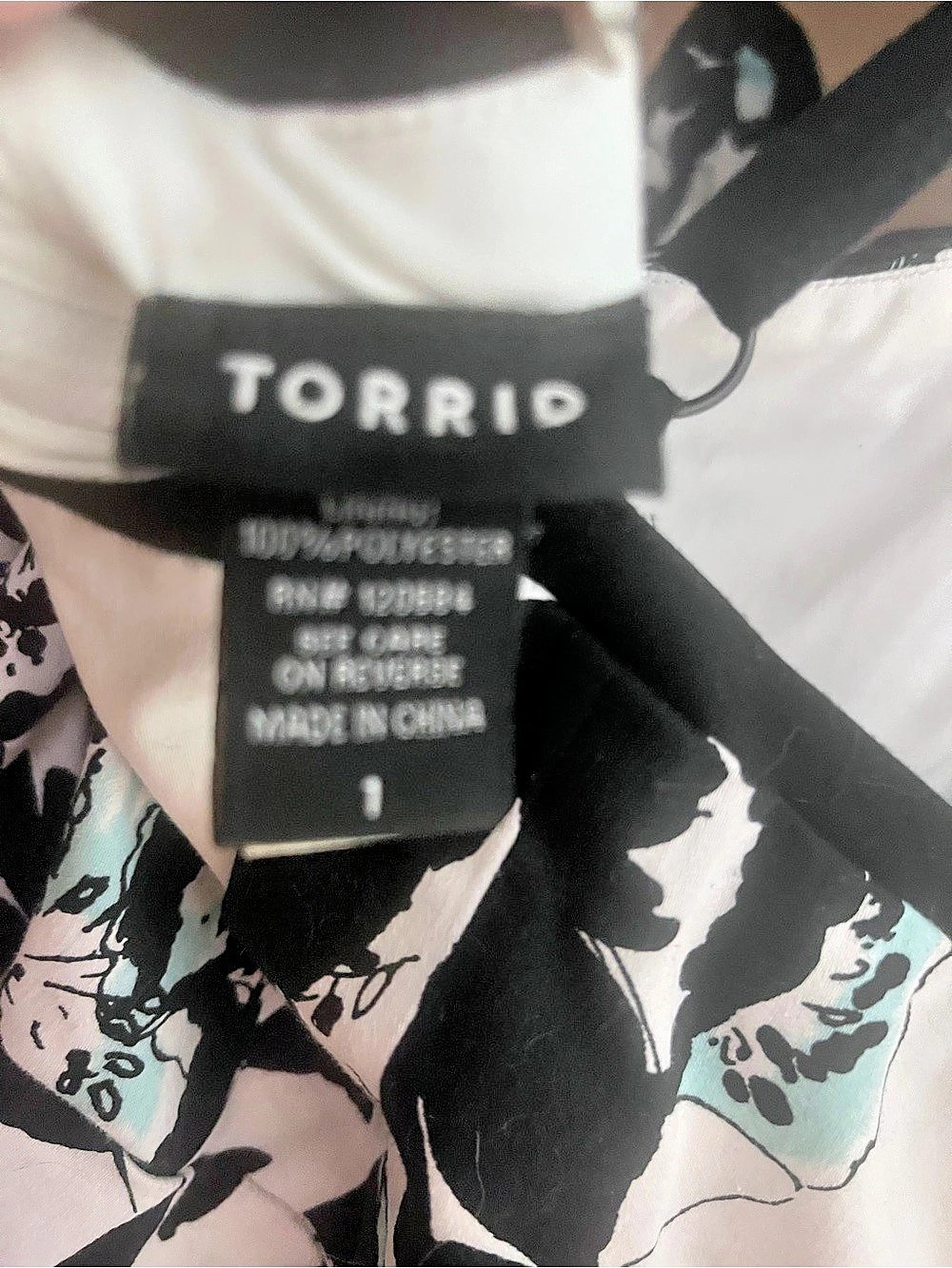 TORRID Floral peplum Camisole in Black & White Size 1 Never worn NWOT - Picture 3 of 3